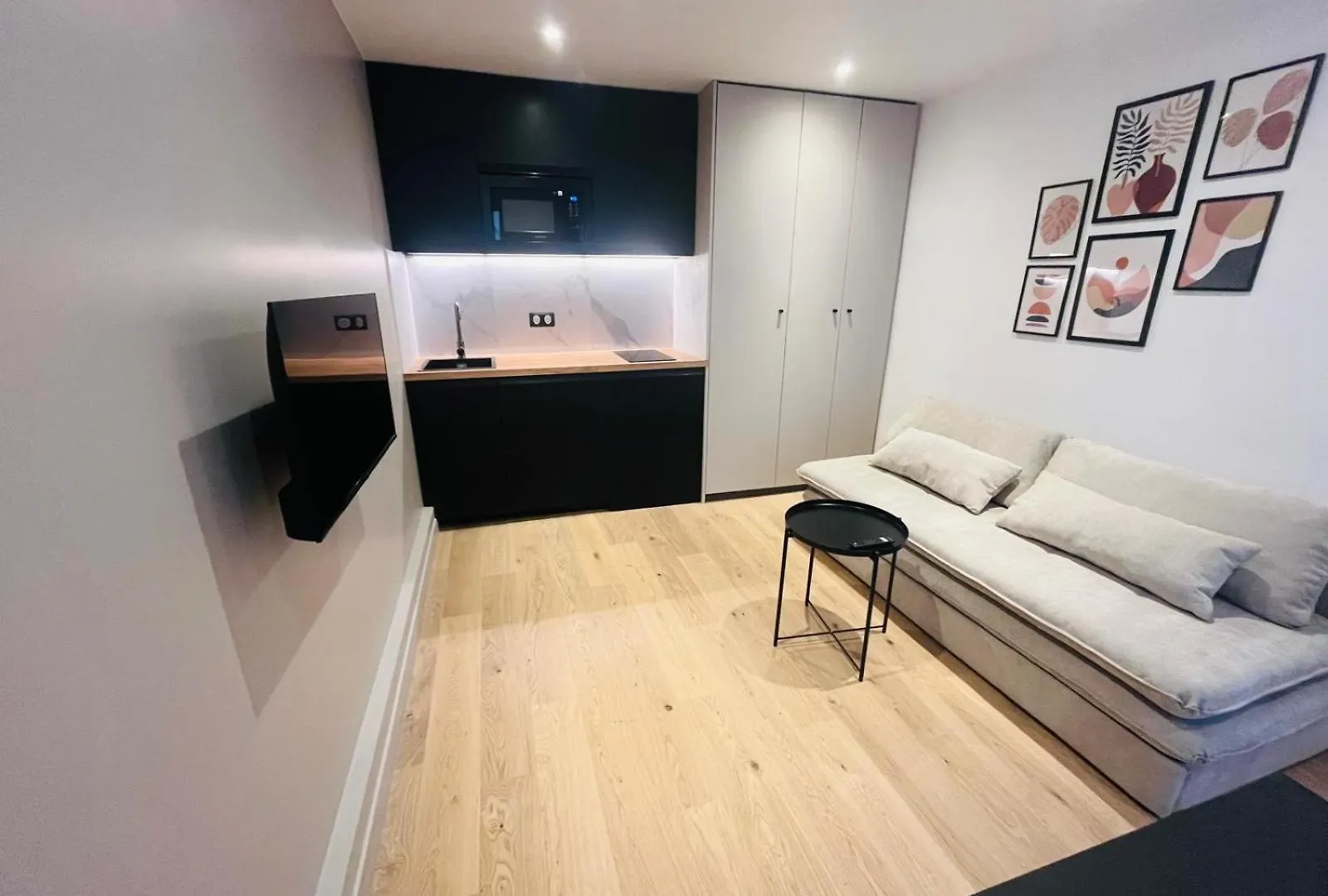 Apartment Studio Heliopolis - Best Location Paris France
